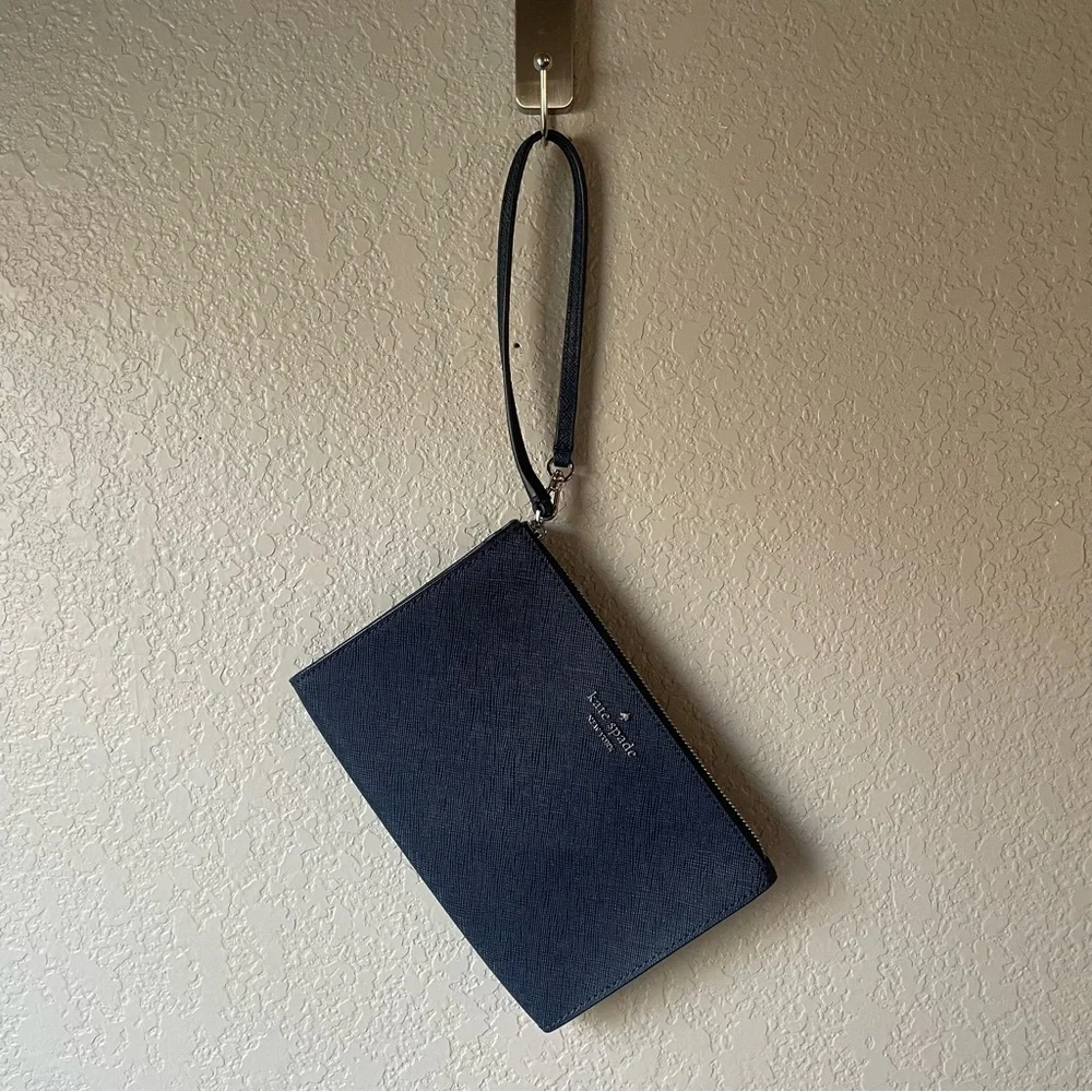 Kate Spade New York Womens Pebbled Leather Navy Blue Zipper Wristlet Minimalist